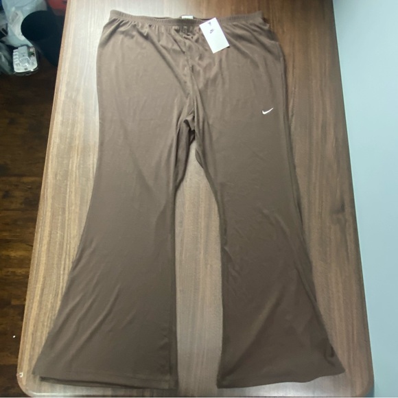 Nike Tight Fit Mid Rise Full Length Pants FV8000-237 Brown Woman’s Sz 2X - Picture 2 of 7